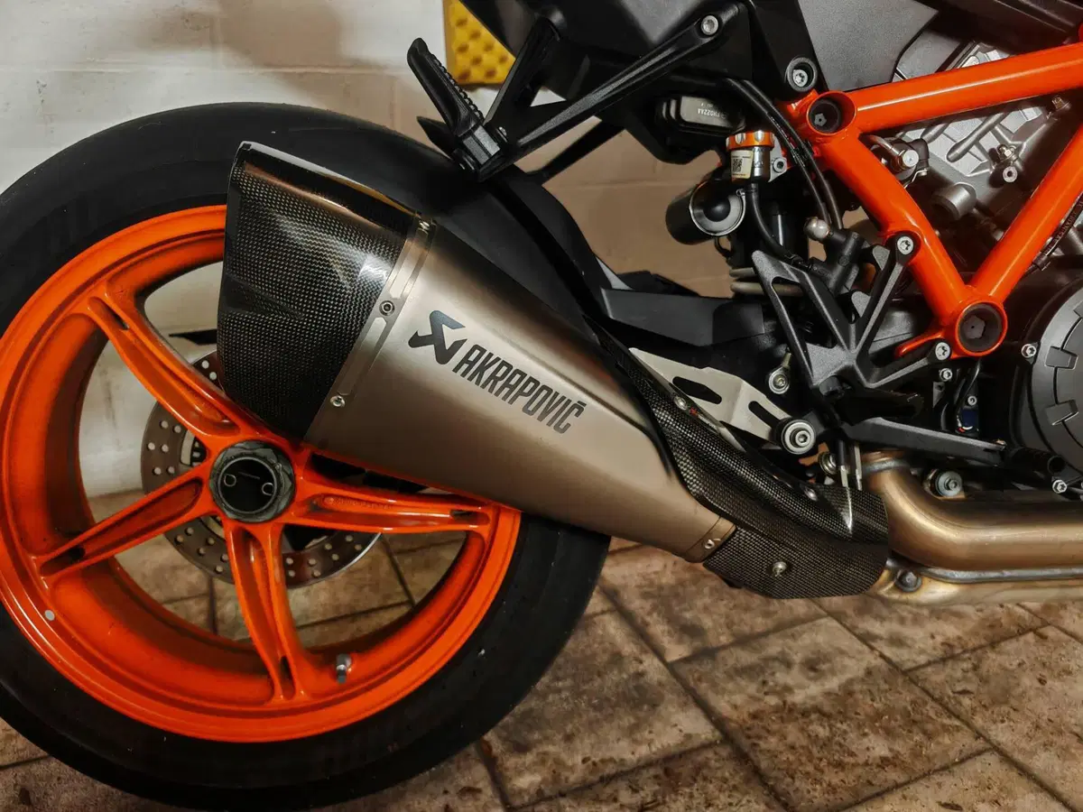 KTM 1290 Super Duke R EVO (2022 - 23) (4)