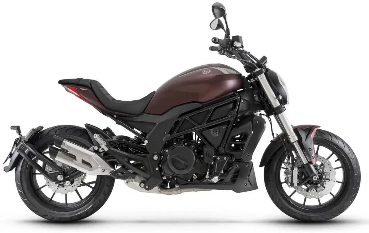 Benelli 502 C (2021 - 25)