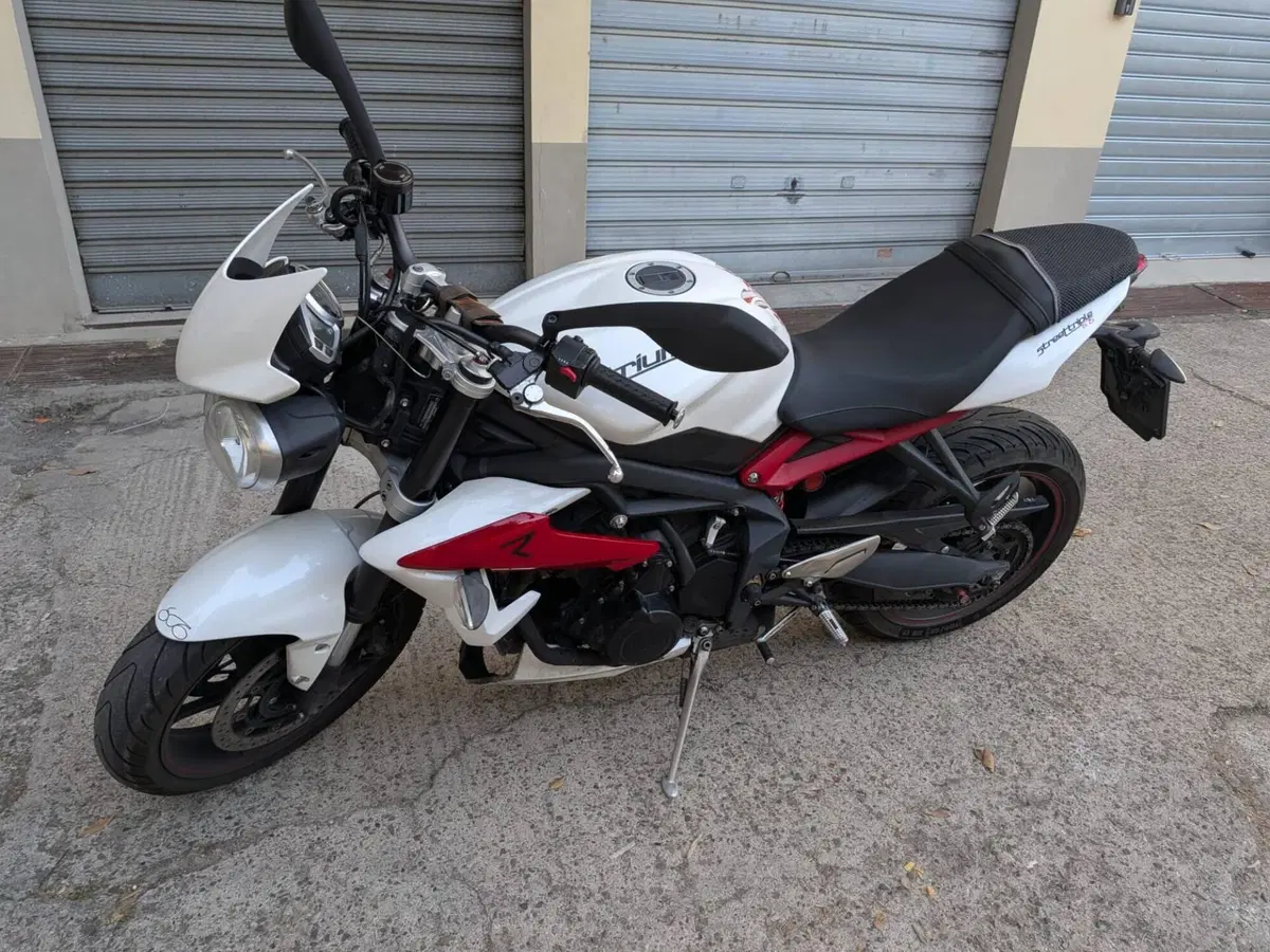 Triumph Street Triple R (2013 - 14)