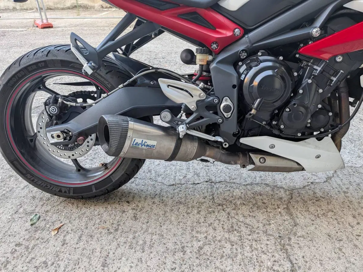 Triumph Street Triple R (2013 - 14) (2)