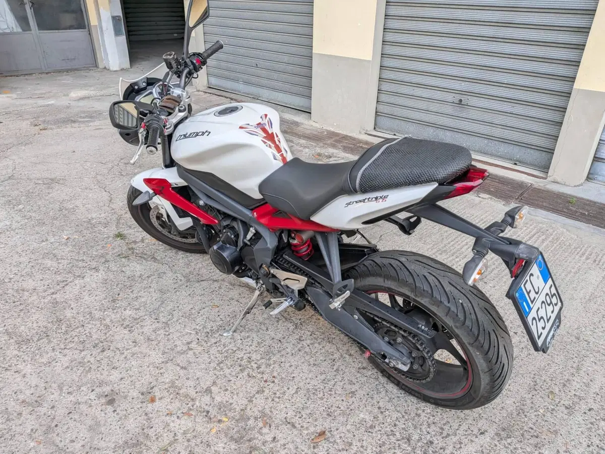Triumph Street Triple R (2013 - 14) (7)