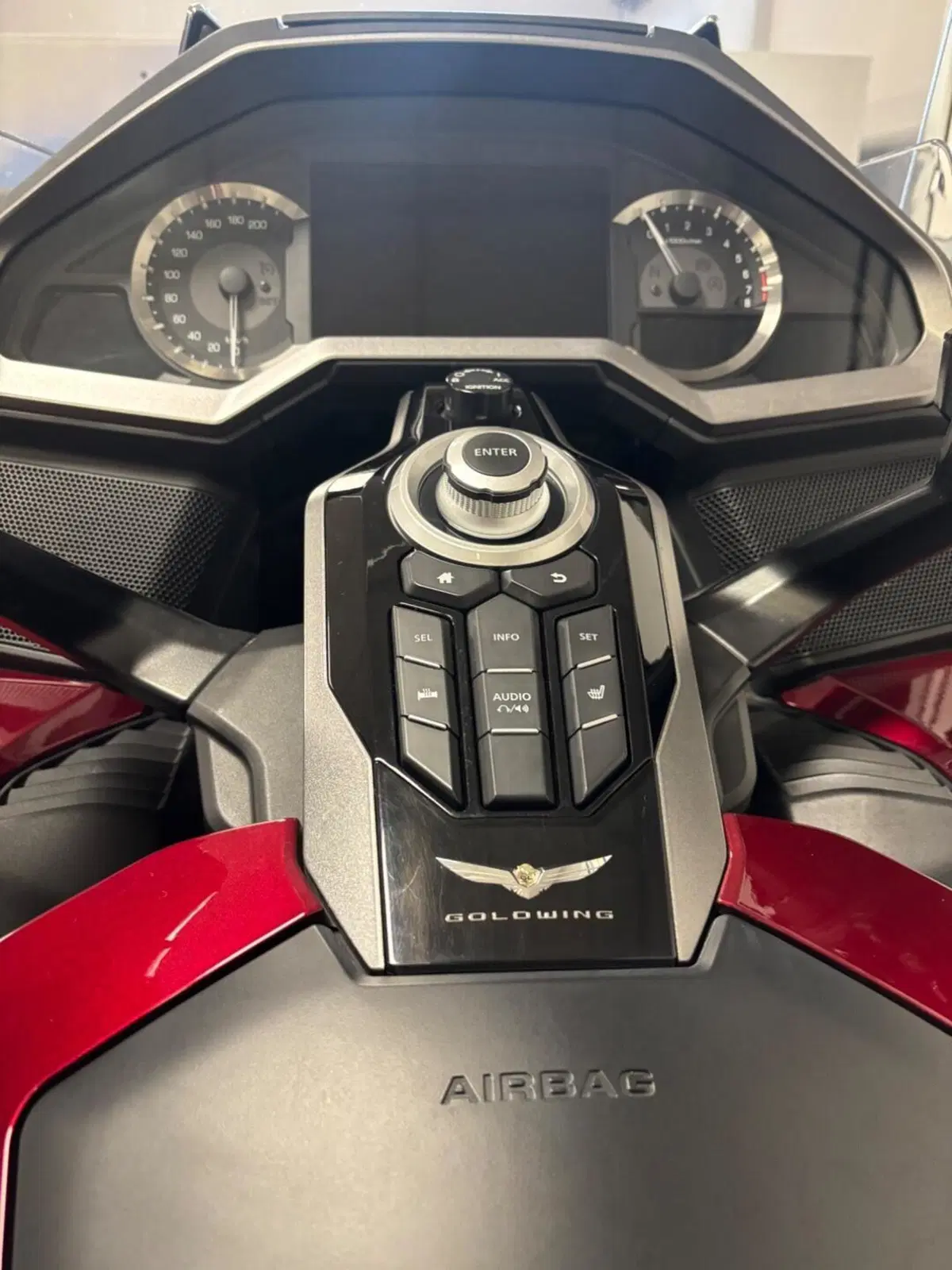 Honda GL 1800 Gold Wing Tour DTC (2018 - 20) (4)