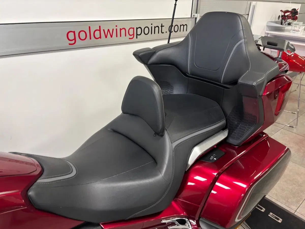 Honda GL 1800 Gold Wing Tour DTC (2018 - 20) (6)