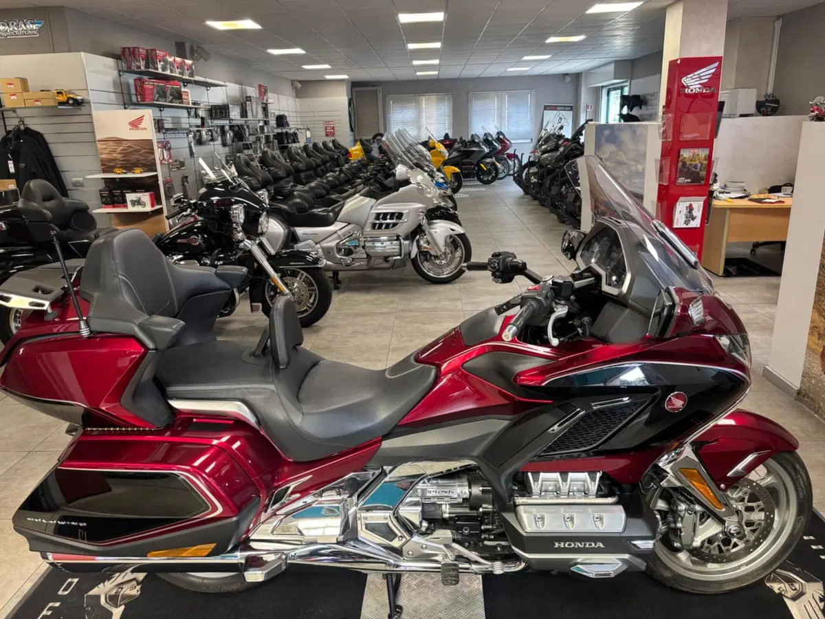 Honda GL 1800 Gold Wing Tour DTC (2018 - 20) (10)