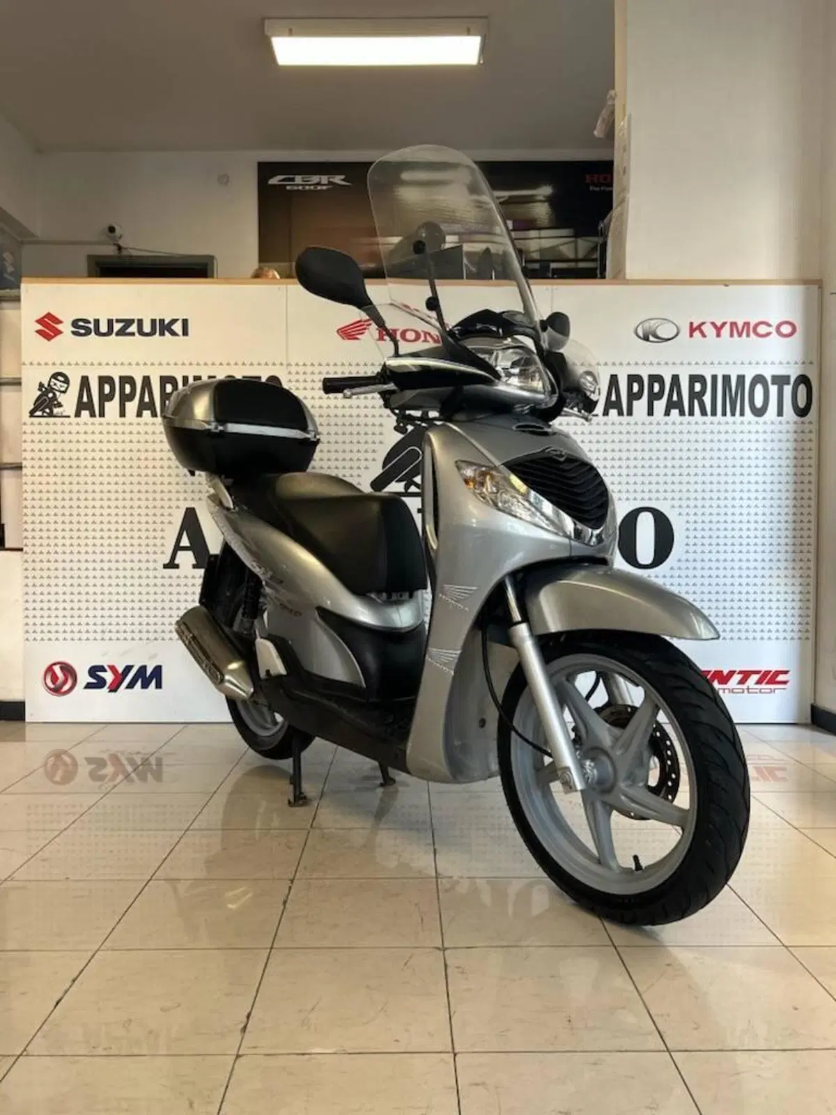 Honda SH 150i (2005 - 08) (2)