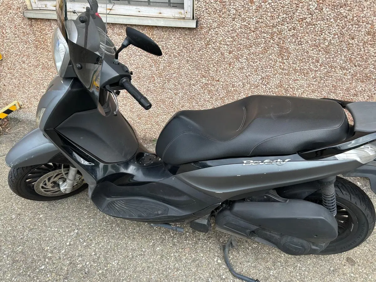 Piaggio Beverly 300 S i.e. (2015 - 16) (4)