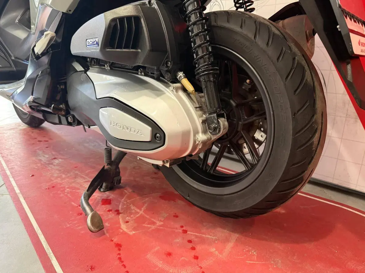 Honda Forza 350 Deluxe (2022 - 24) (11)