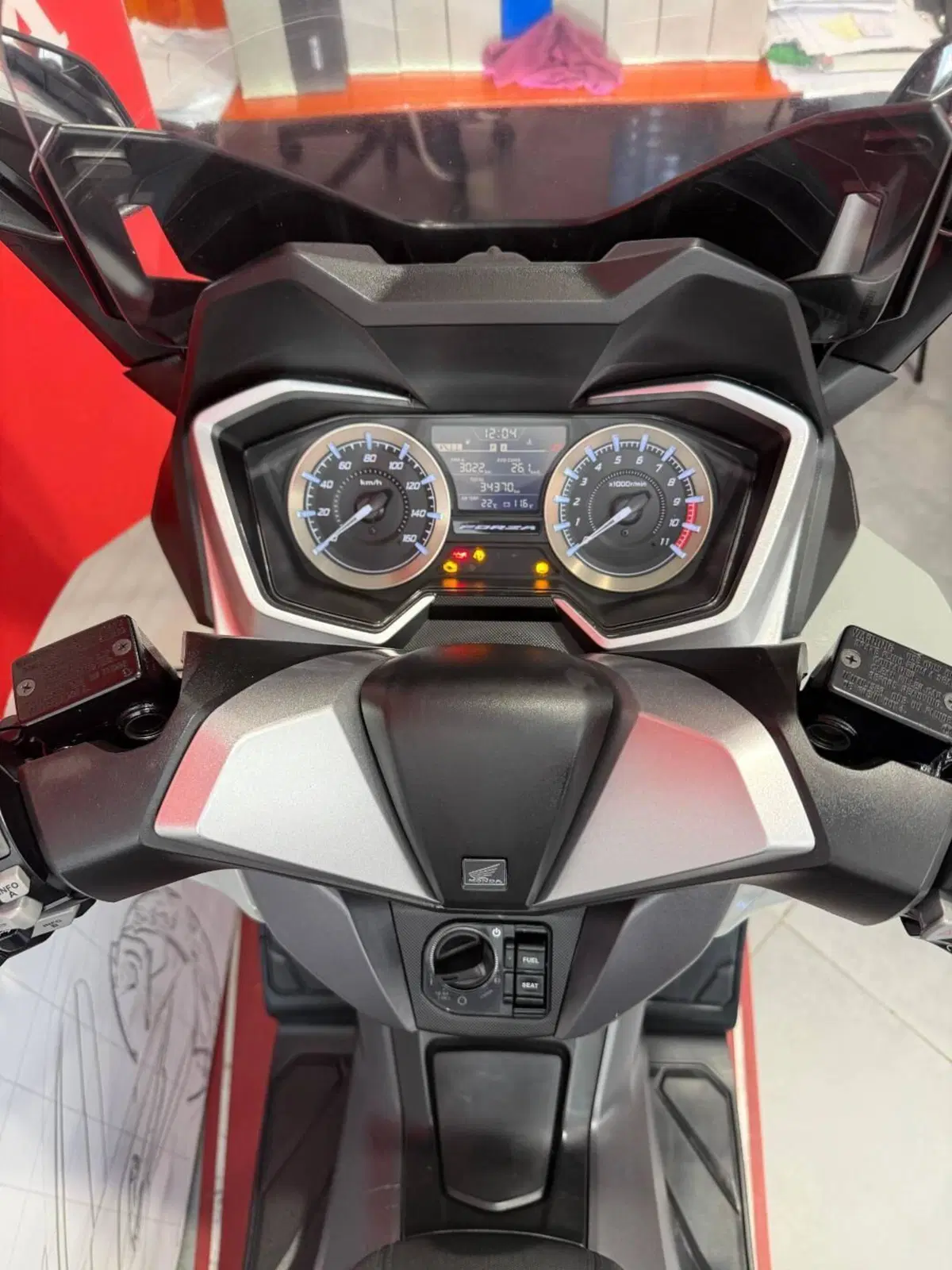 Honda Forza 350 Deluxe (2022 - 24) (14)