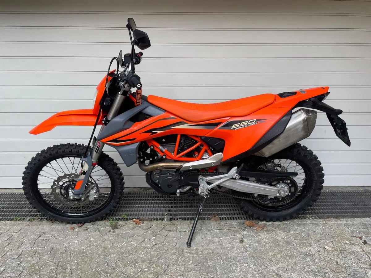 KTM 690 Enduro R (2022 - 25)