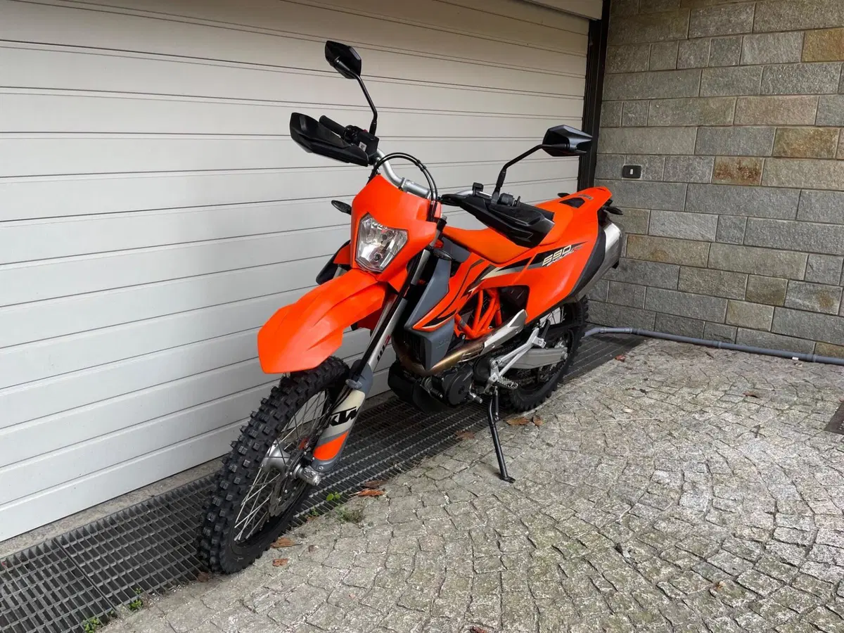 KTM 690 Enduro R (2022 - 25) (4)