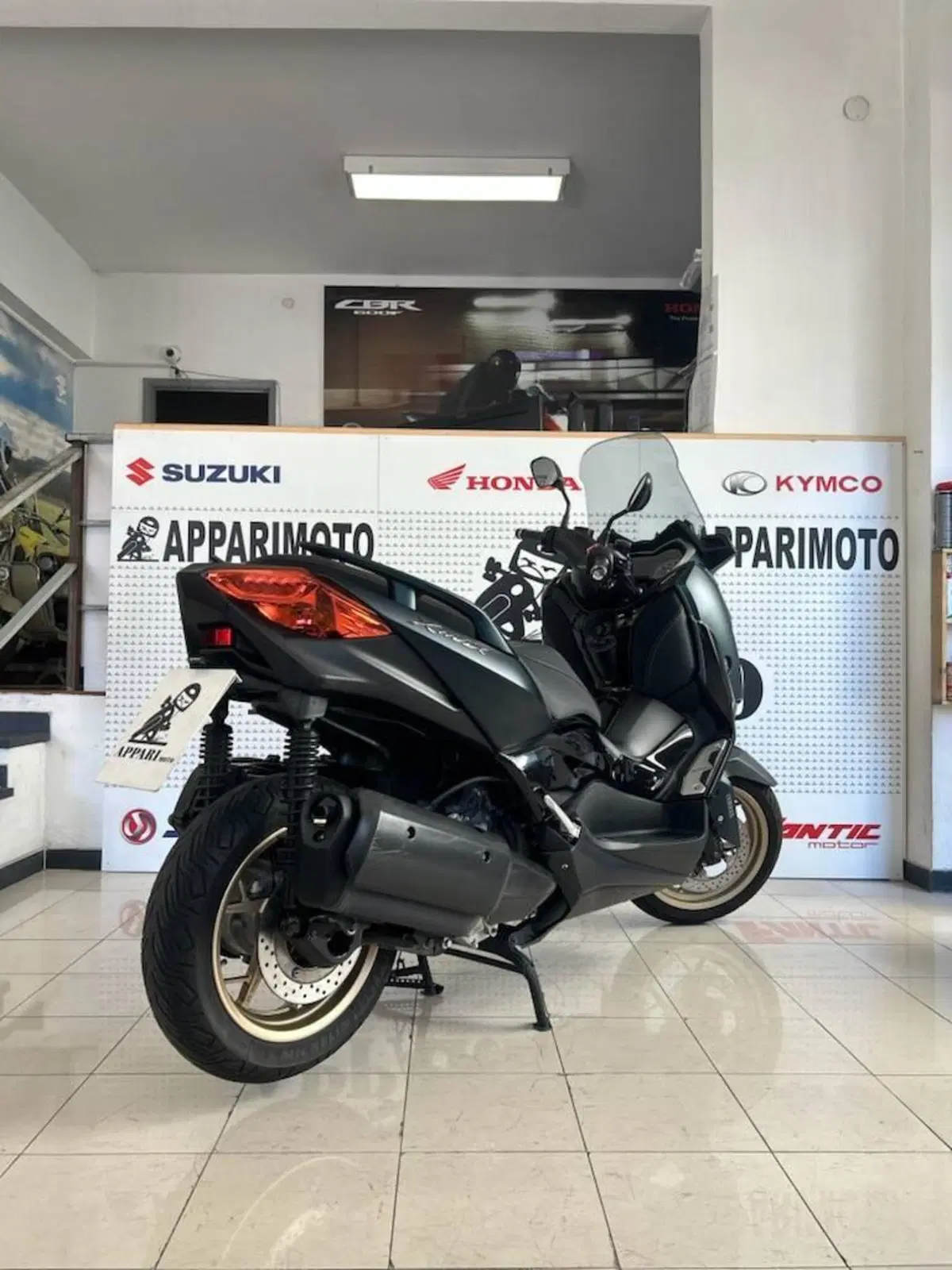 Yamaha X-Max 300 (2021 - 24) (6)