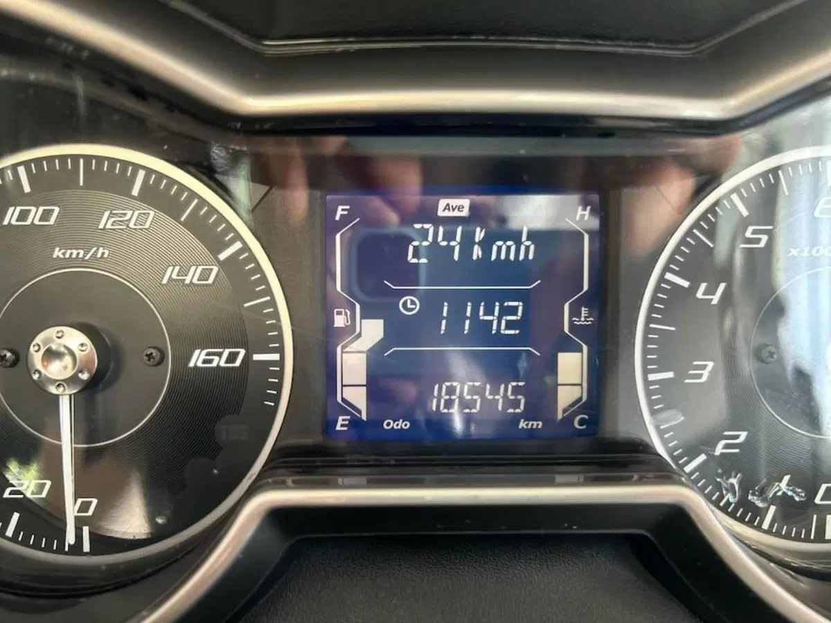 Yamaha X-Max 300 (2021 - 24) (7)