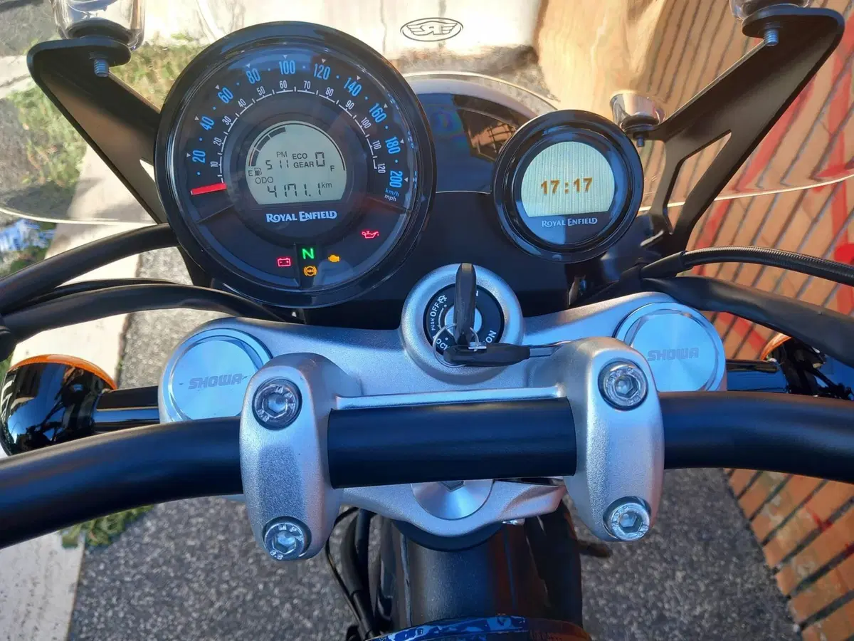 Royal Enfield Super Meteor 650 (2023 - 26) (3)