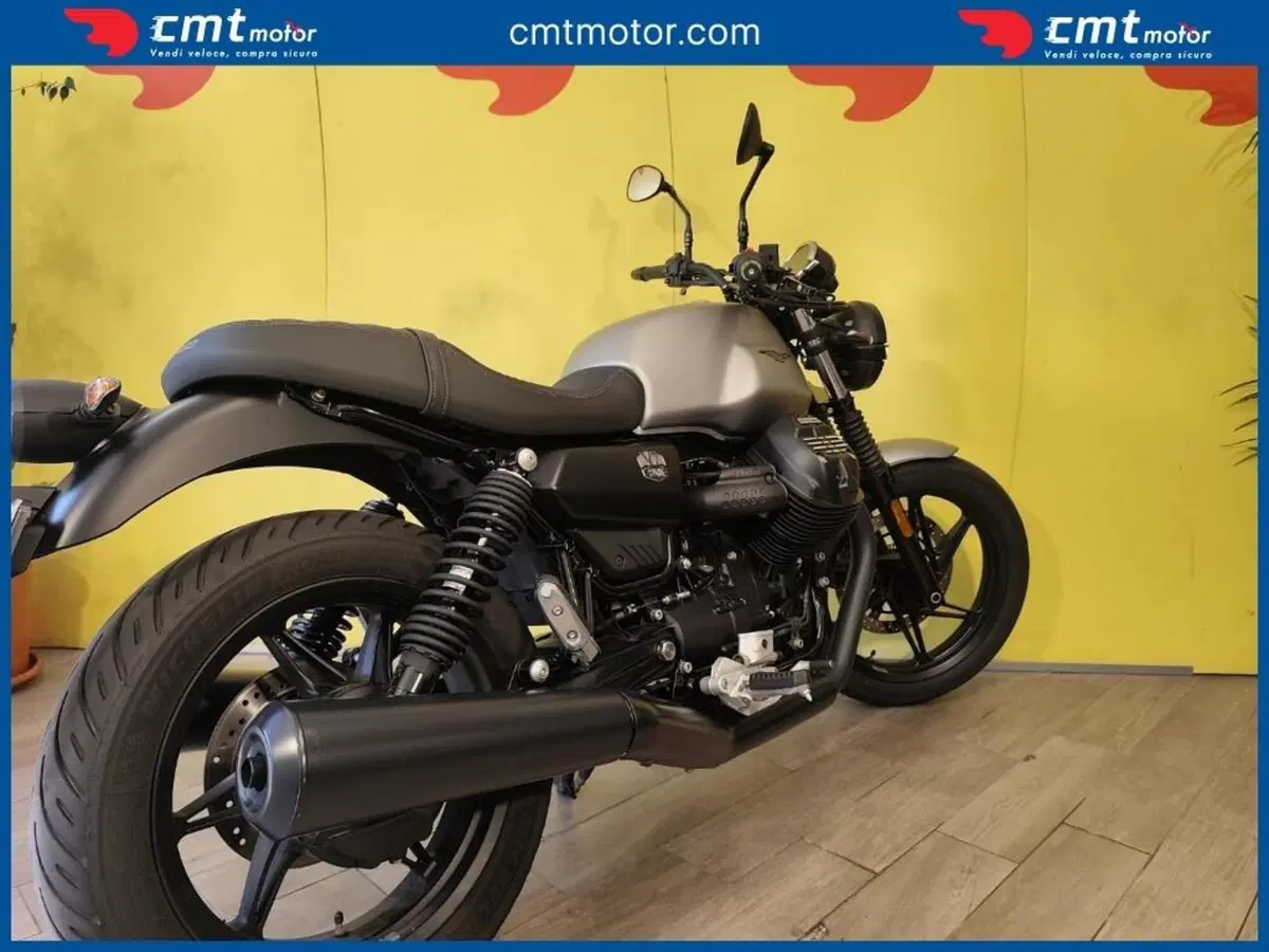 Moto Guzzi V7 Stone (2021 - 24) (8)