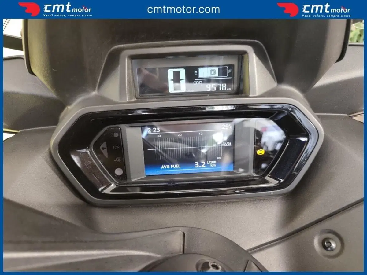 Yamaha X-Max 300 Tech Max (2021 - 24) (5)