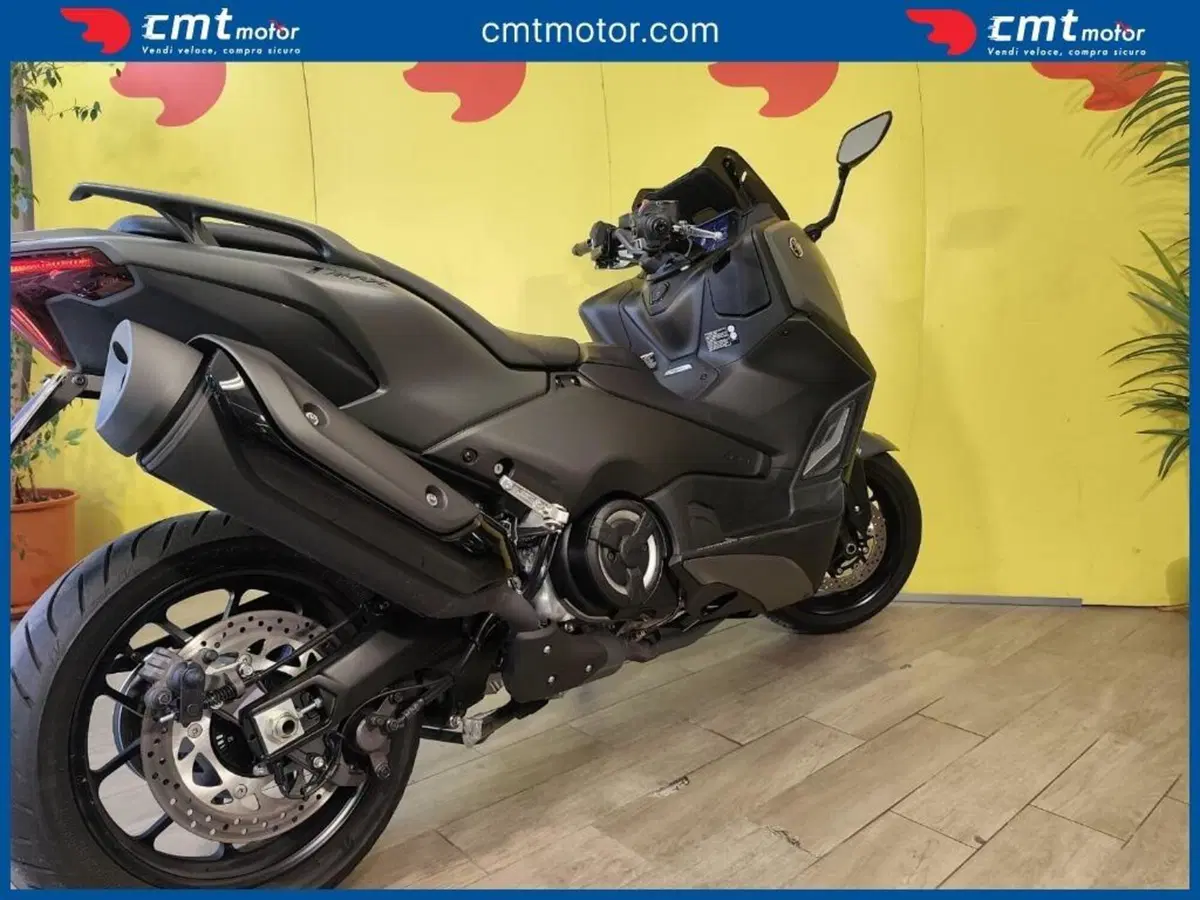 Yamaha T-Max 560 (2025 - 26) (8)
