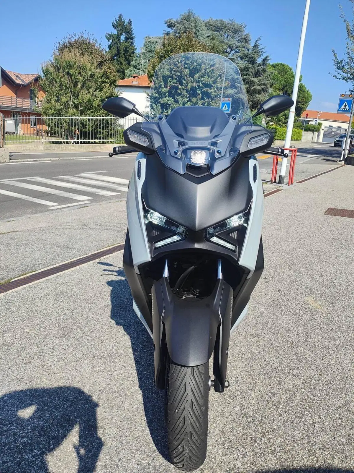 Yamaha X-Max 300 Tech Max+ (2025 - 26) (6)