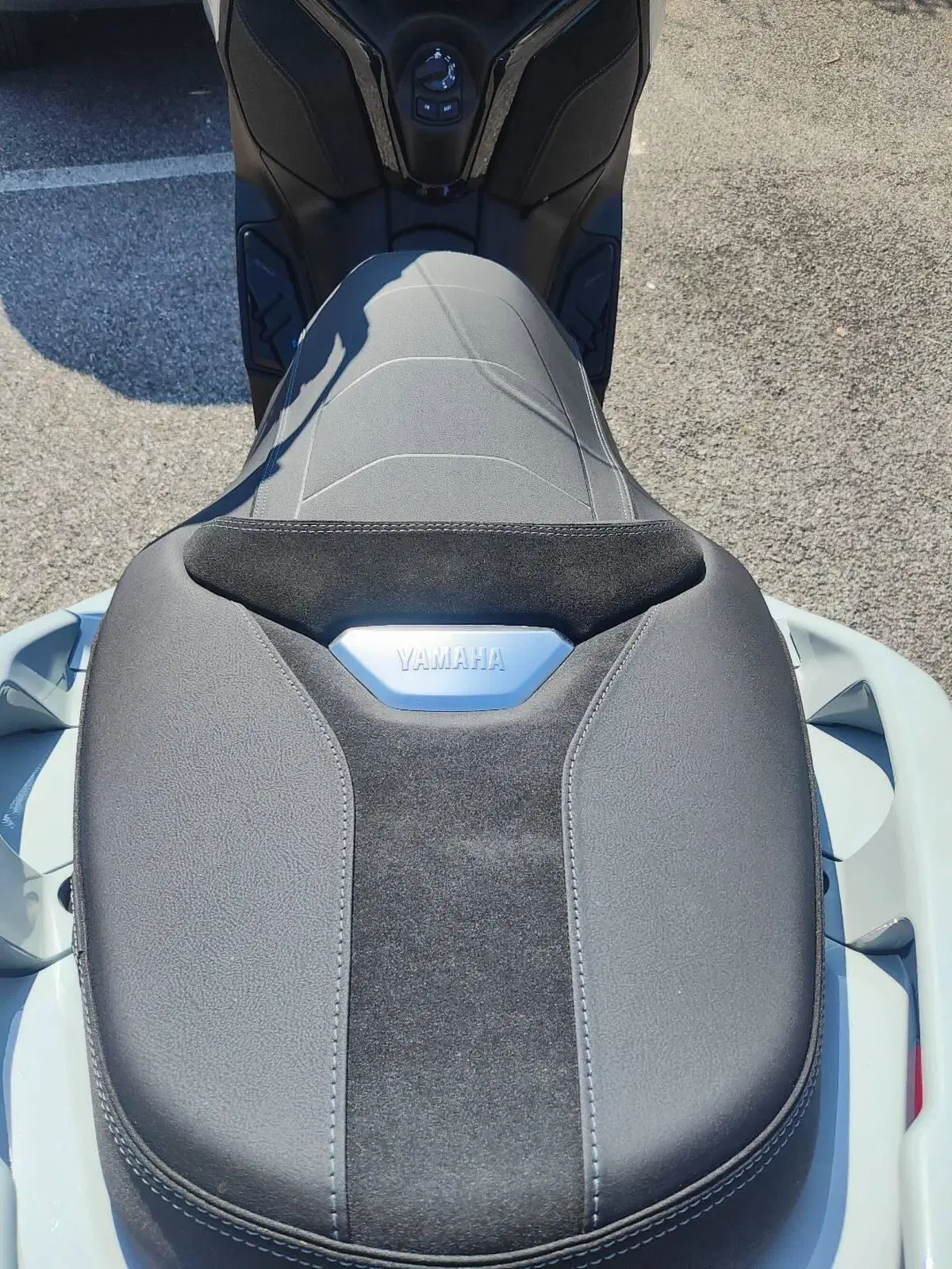 Yamaha X-Max 300 Tech Max+ (2025 - 26) (8)