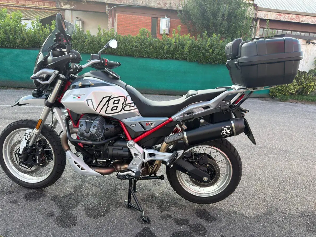 Moto Guzzi V85 TT (2024 - 26)