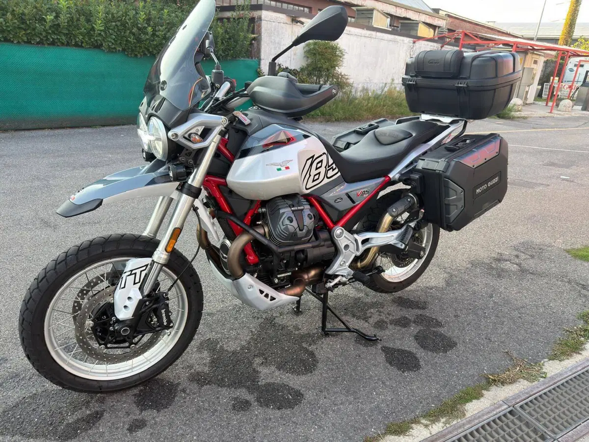 Moto Guzzi V85 TT (2024 - 26) (5)