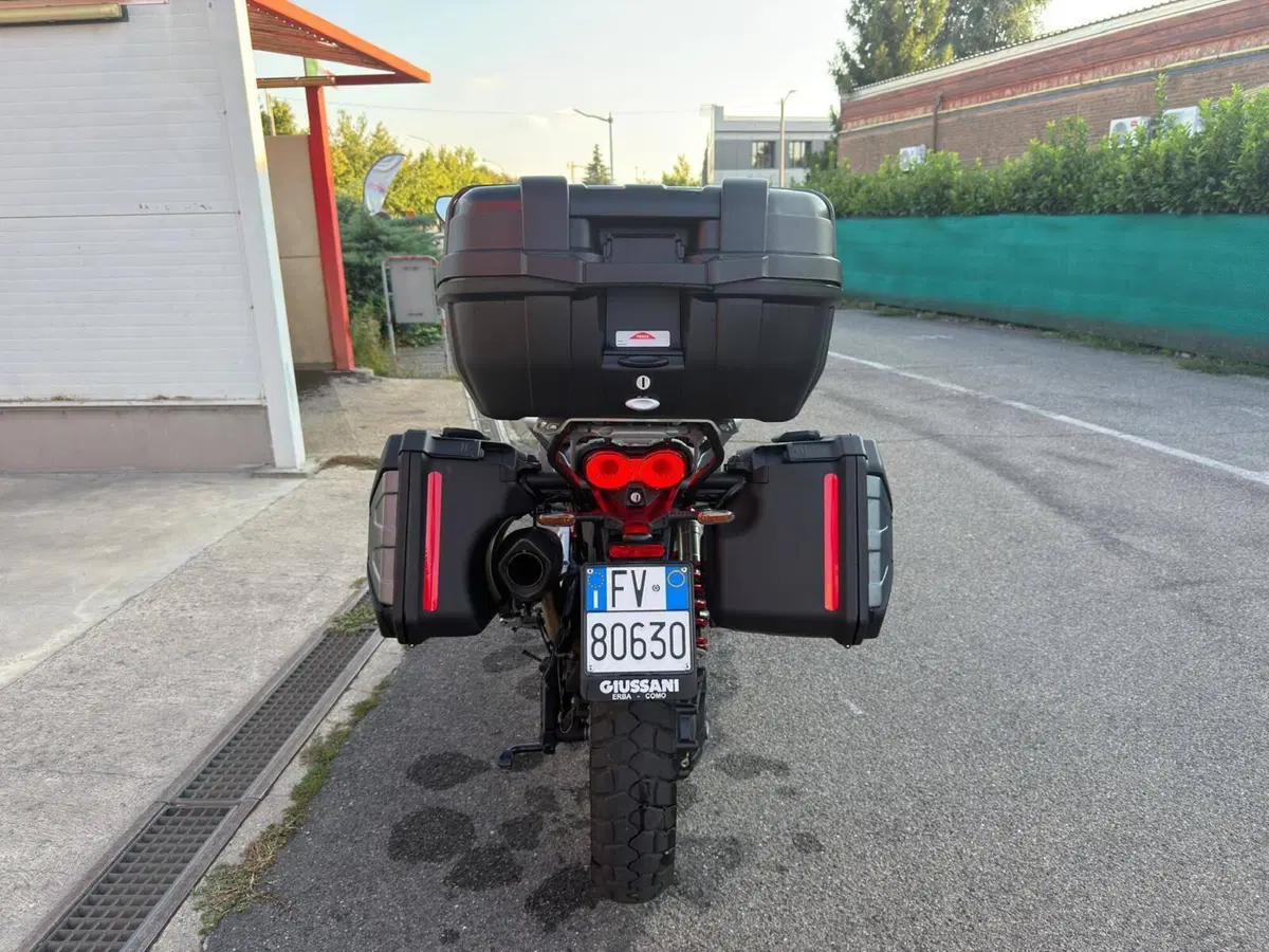 Moto Guzzi V85 TT (2024 - 26) (7)