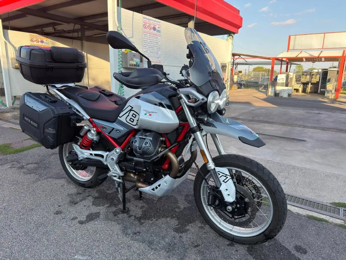 Moto Guzzi V85 TT (2024 - 26) (11)