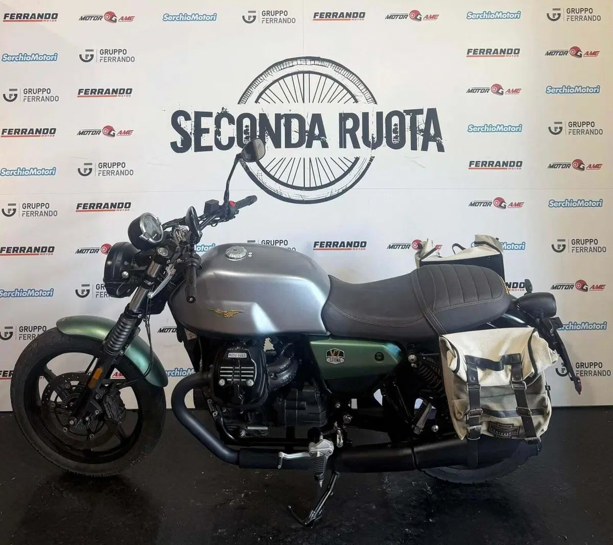 Moto Guzzi V7 Stone Centenario (2021 - 22) (2)