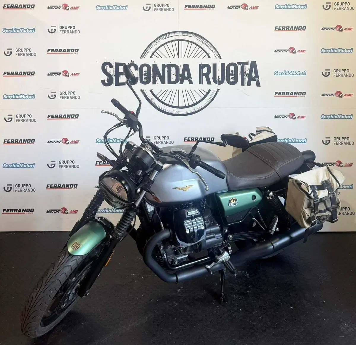 Moto Guzzi V7 Stone Centenario (2021 - 22) (3)