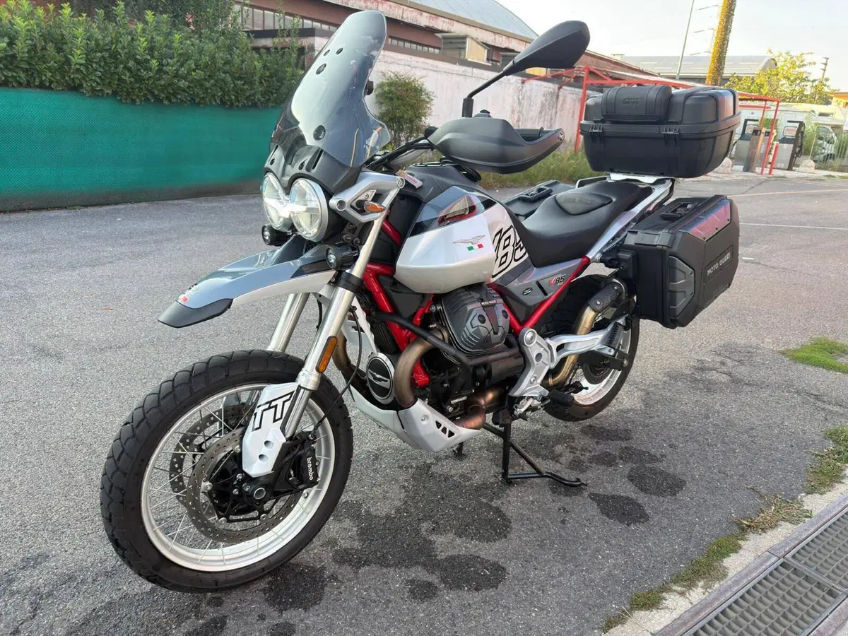 Moto Guzzi V85 TT (2024 - 26) (13)