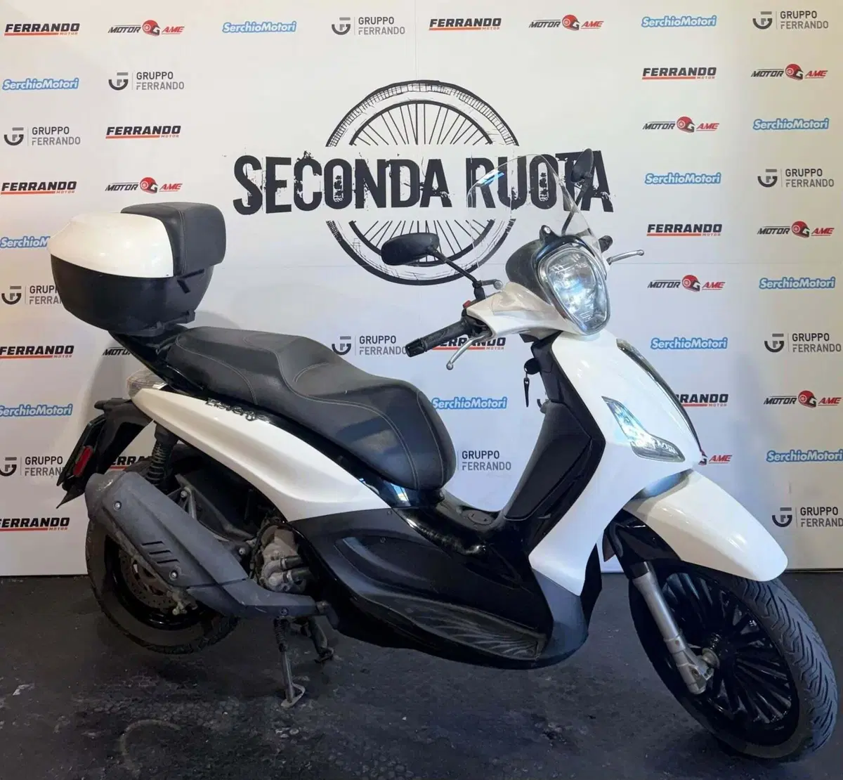 Piaggio Beverly 300 i.e. ABS-ASR (2016 - 20) (4)