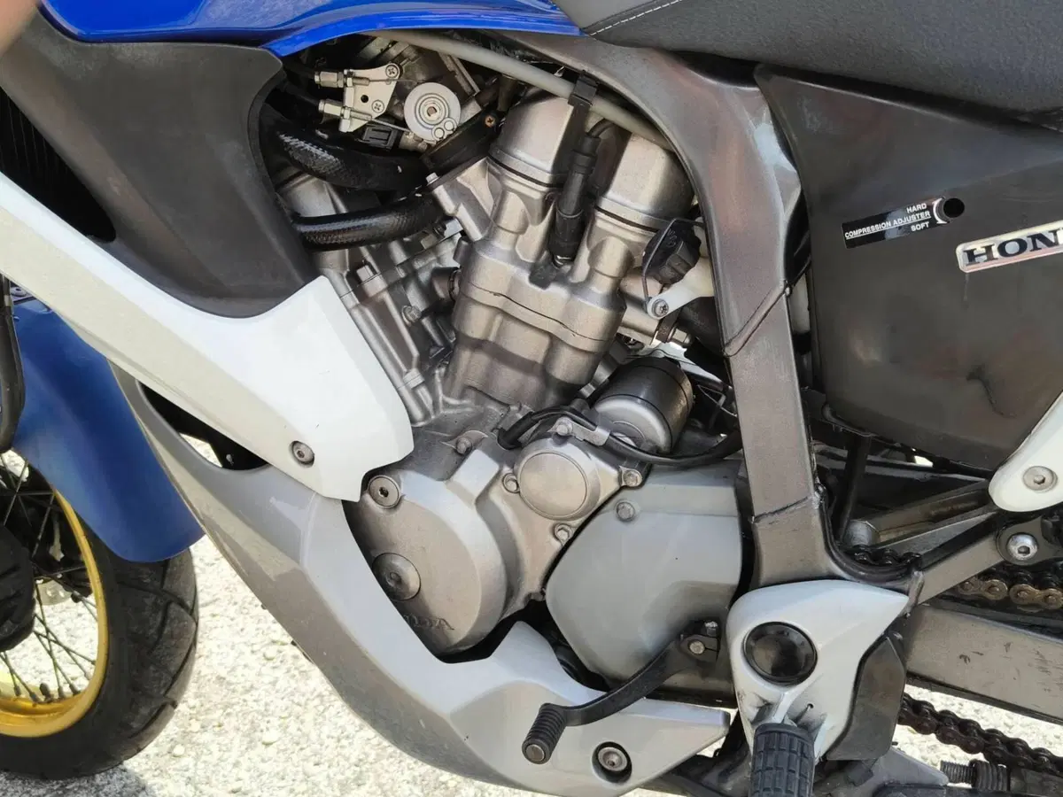 Honda Transalp XL 700 V ABS (2007 - 2013) (8)