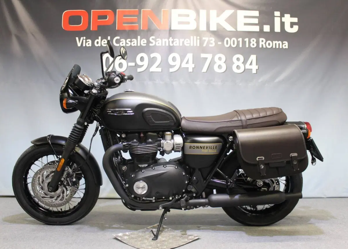 Triumph Bonneville T120 Black (2021 - 25) (2)
