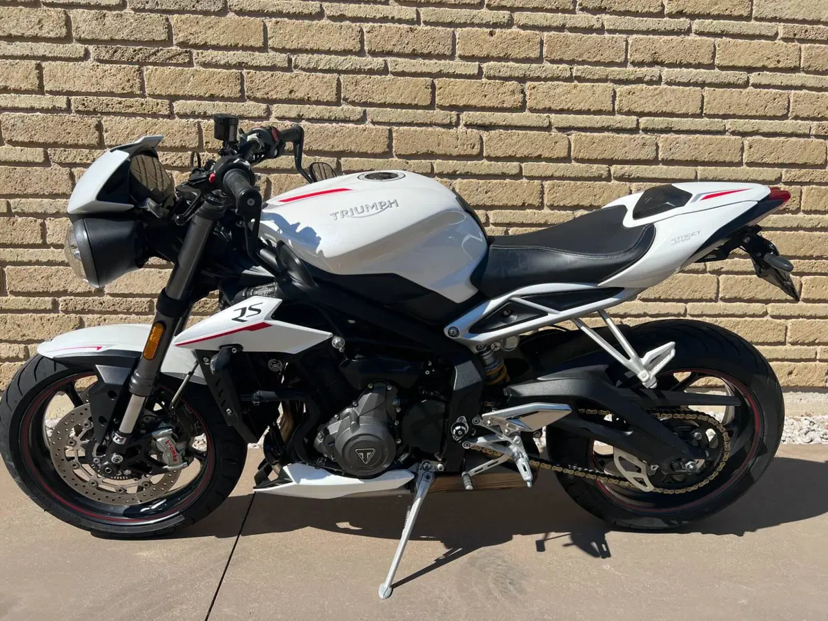 Triumph Street Triple RS (2017 - 19) (3)