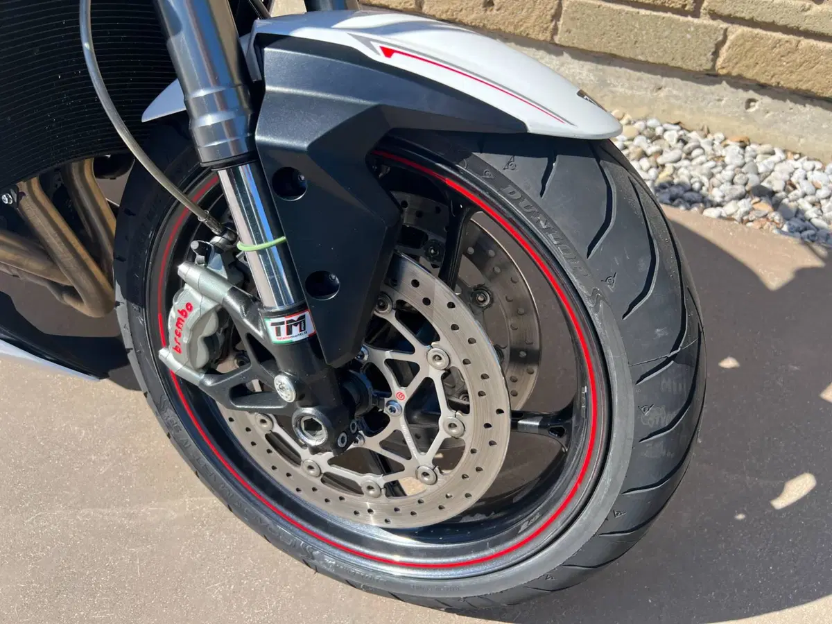 Triumph Street Triple RS (2017 - 19) (8)