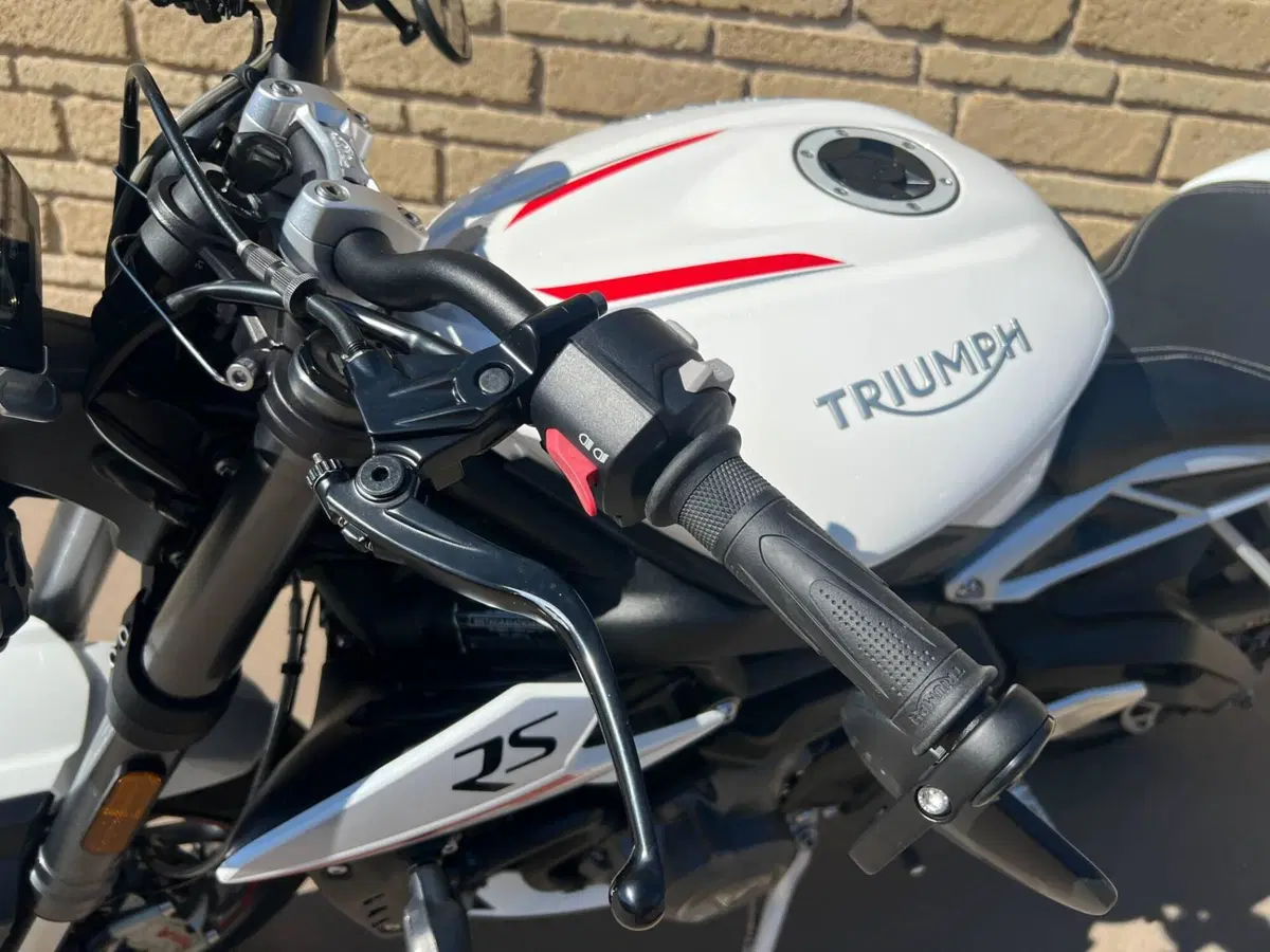 Triumph Street Triple RS (2017 - 19) (10)