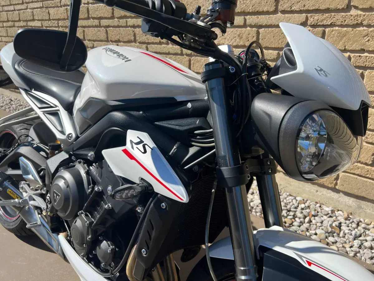 Triumph Street Triple RS (2017 - 19) (11)