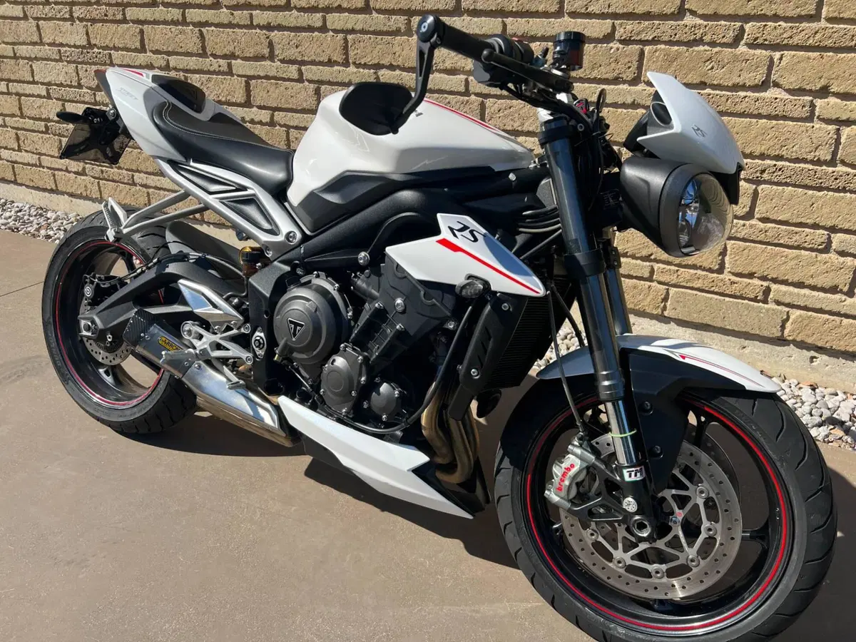 Triumph Street Triple RS (2017 - 19) (2)