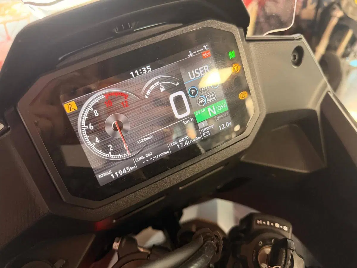 Honda Transalp XL750 (2023 - 24) (9)