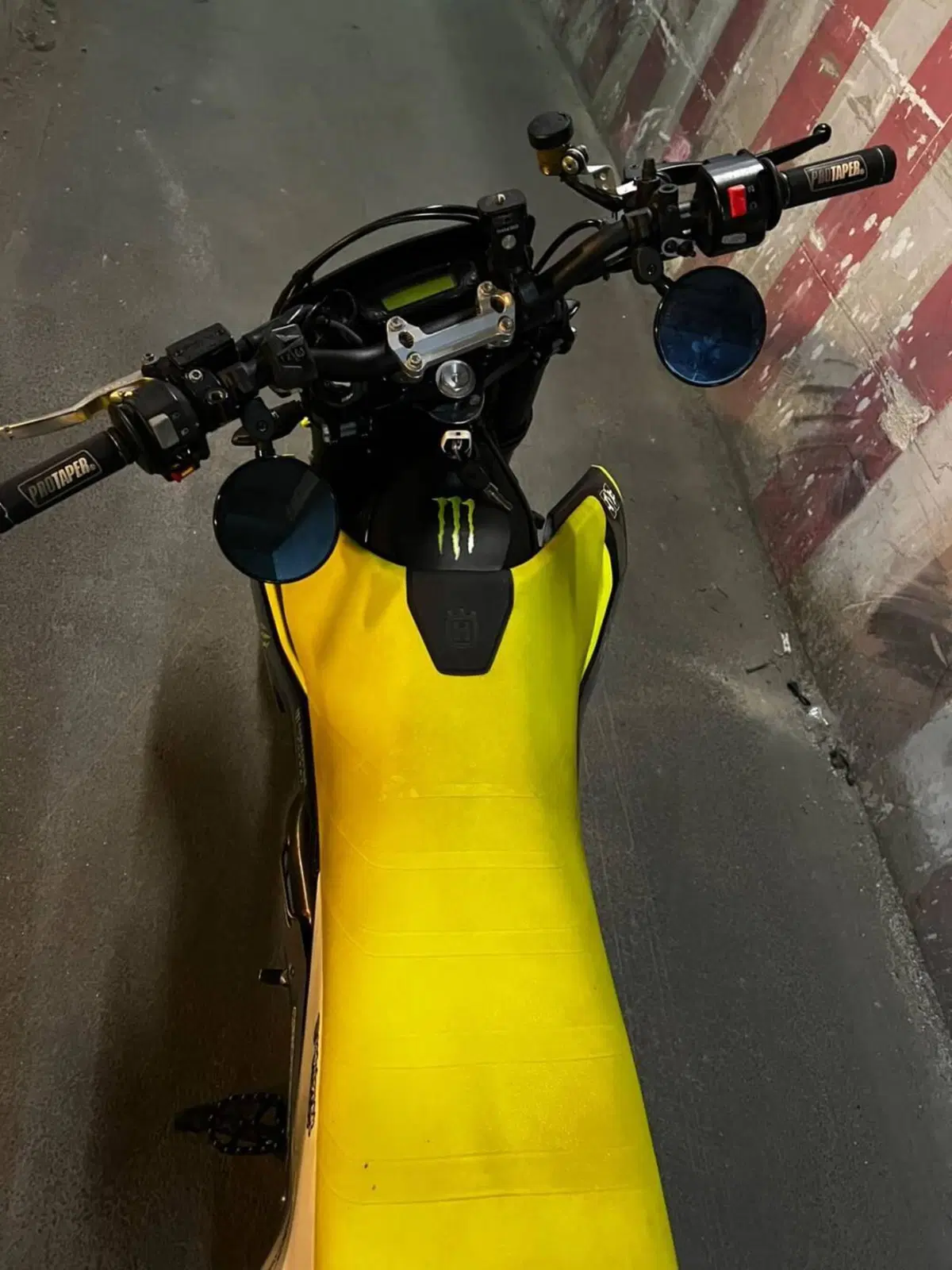 Husqvarna 701 Supermoto (2020) (5)