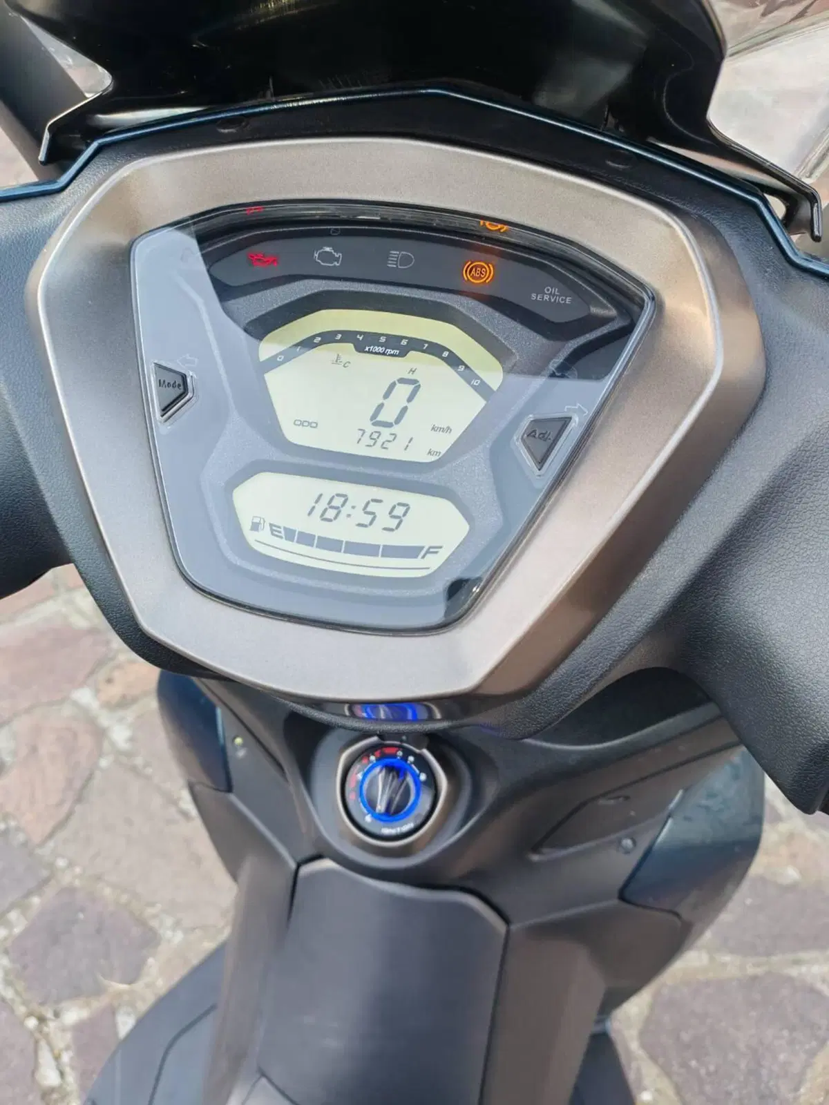 Kymco Agility 300i R16 ABS (2020) (7)