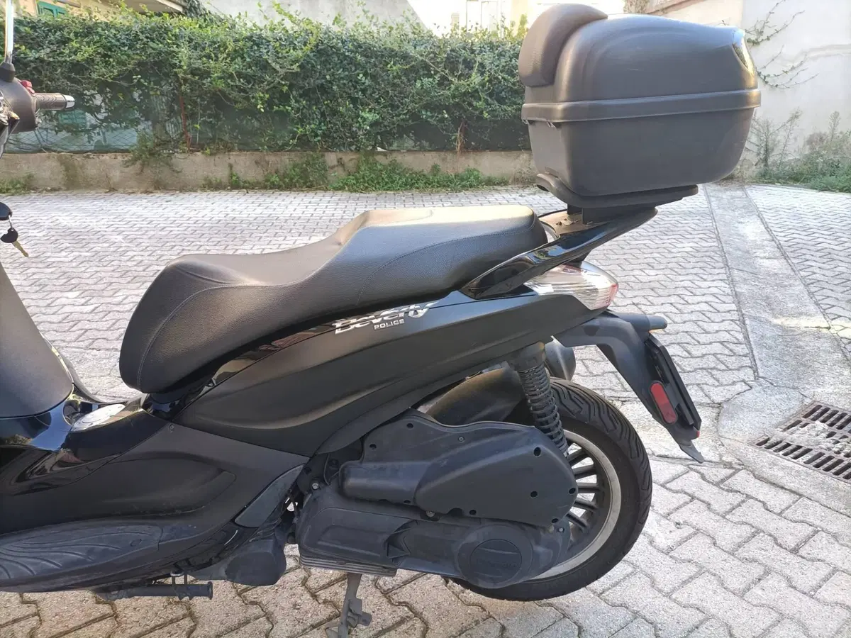 Piaggio Beverly 300 i.e. Police ABS-ASR (2017 - 20) (8)