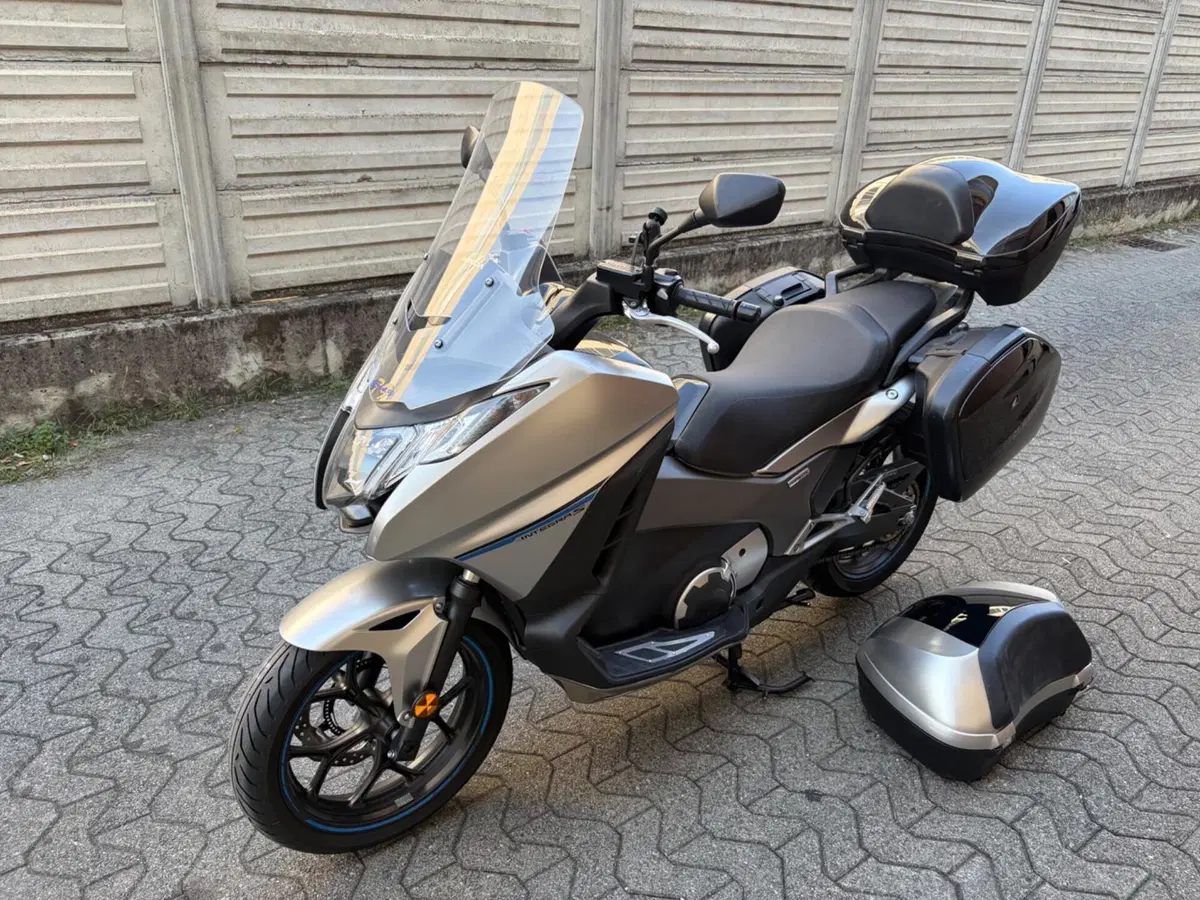 Honda Integra 750 DCT Sport (2017) (2)