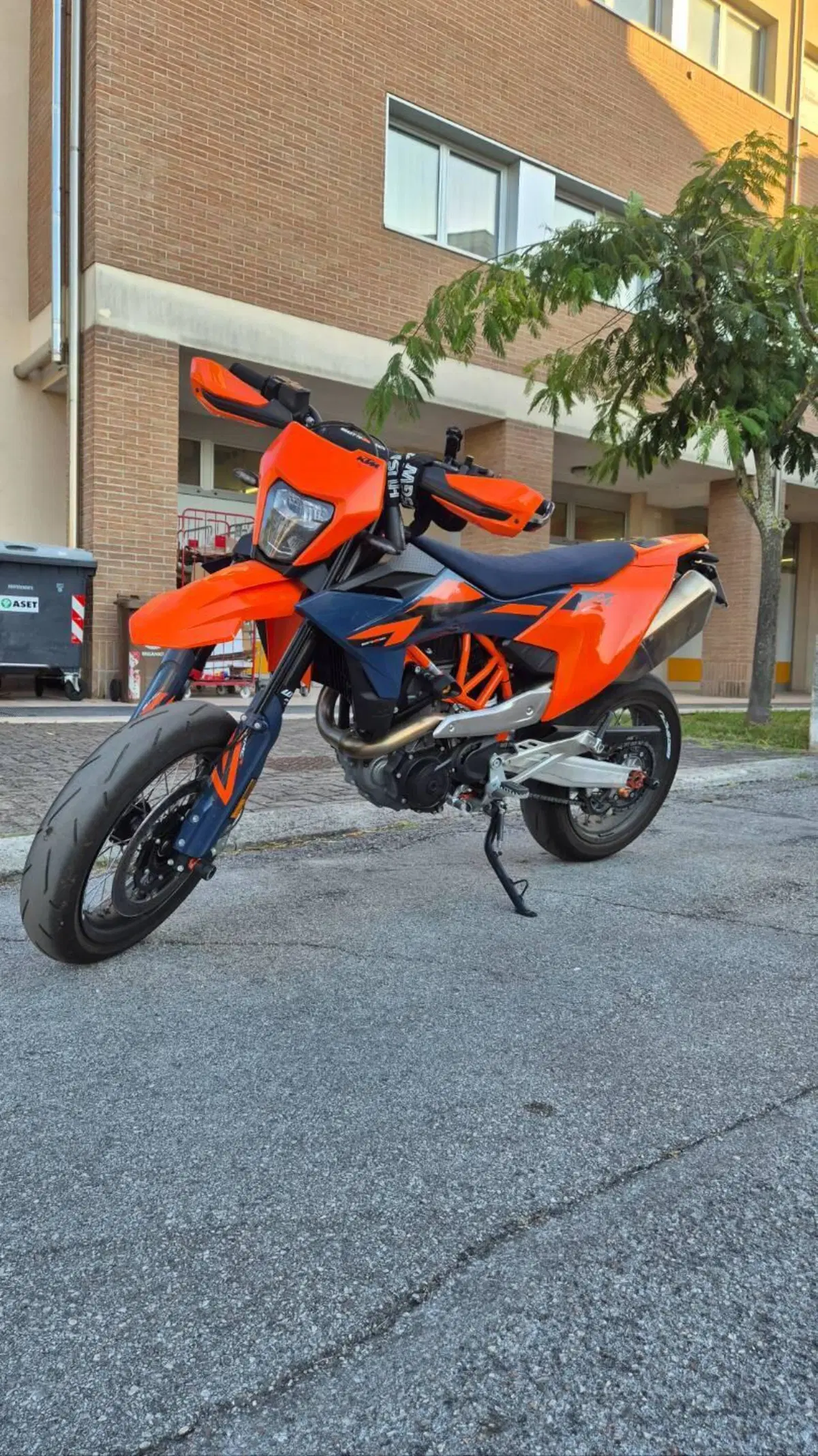 KTM 690 SMC R (2026 - 27)