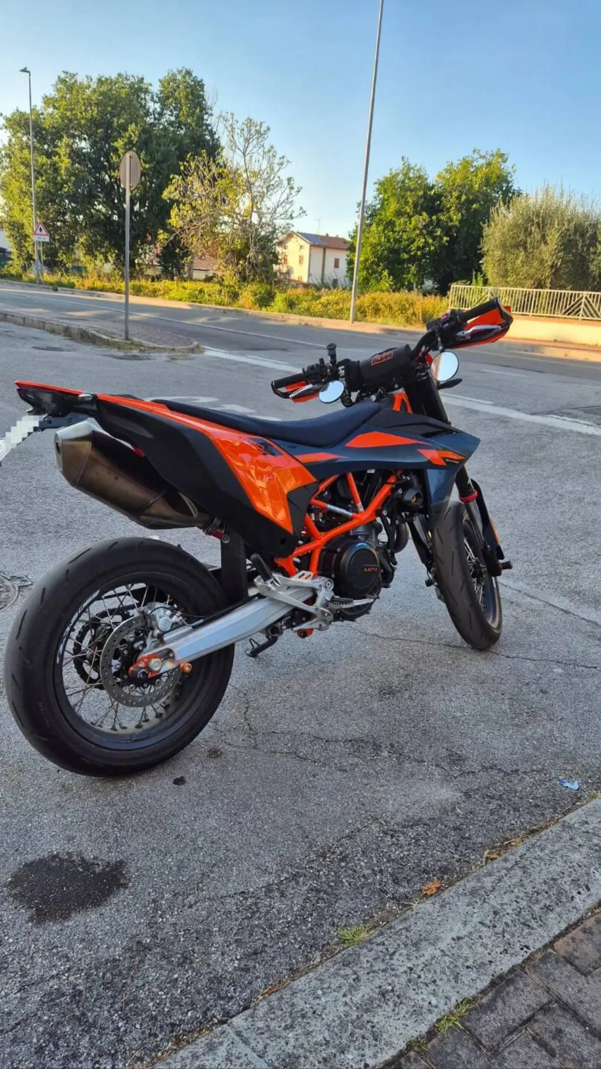 KTM 690 SMC R (2026 - 27) (3)