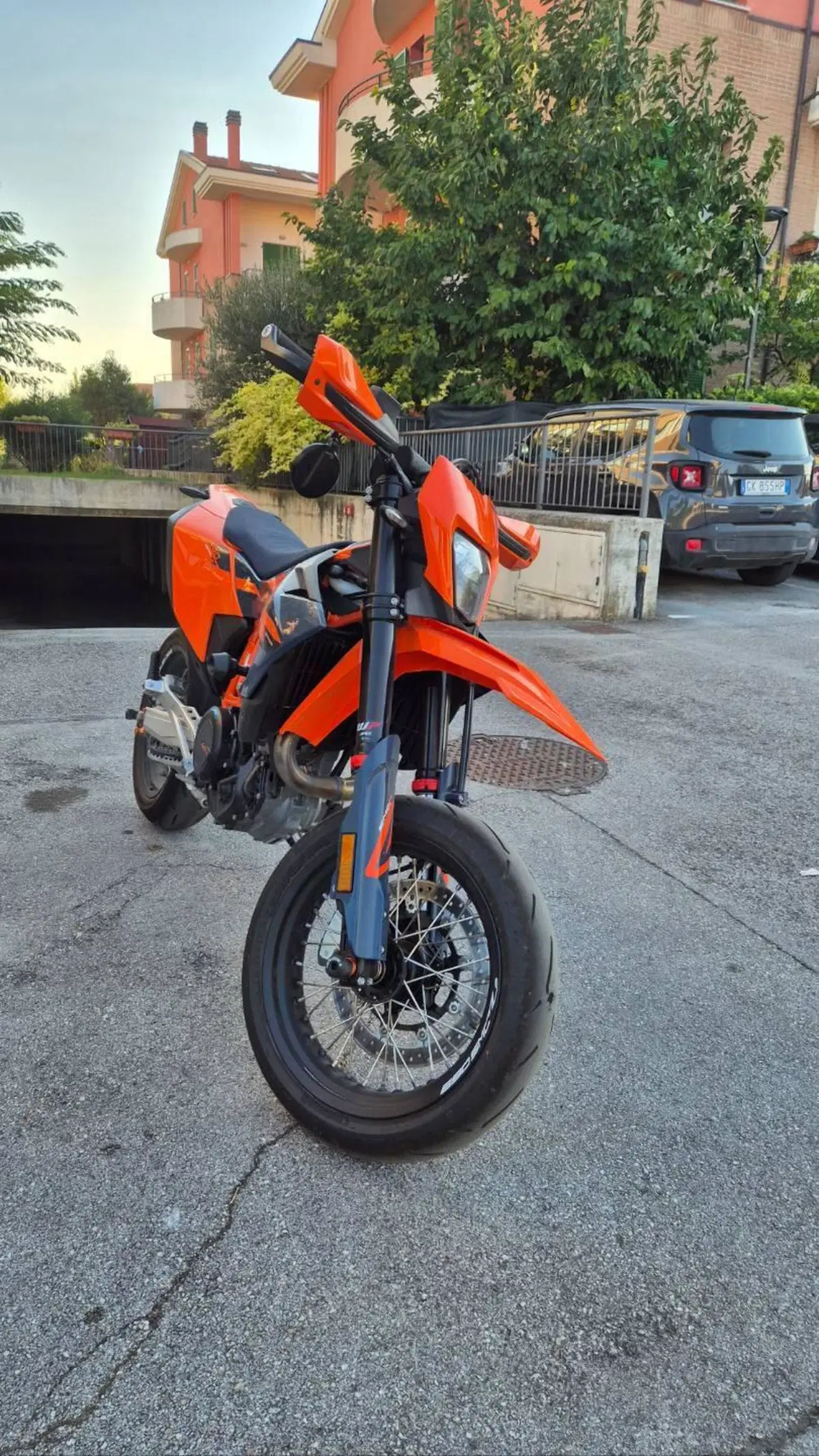 KTM 690 SMC R (2026 - 27) (4)