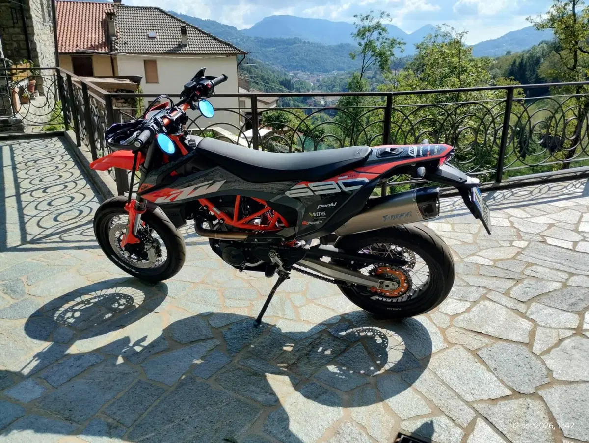 KTM 690 SMC R (2021 - 22) (2)