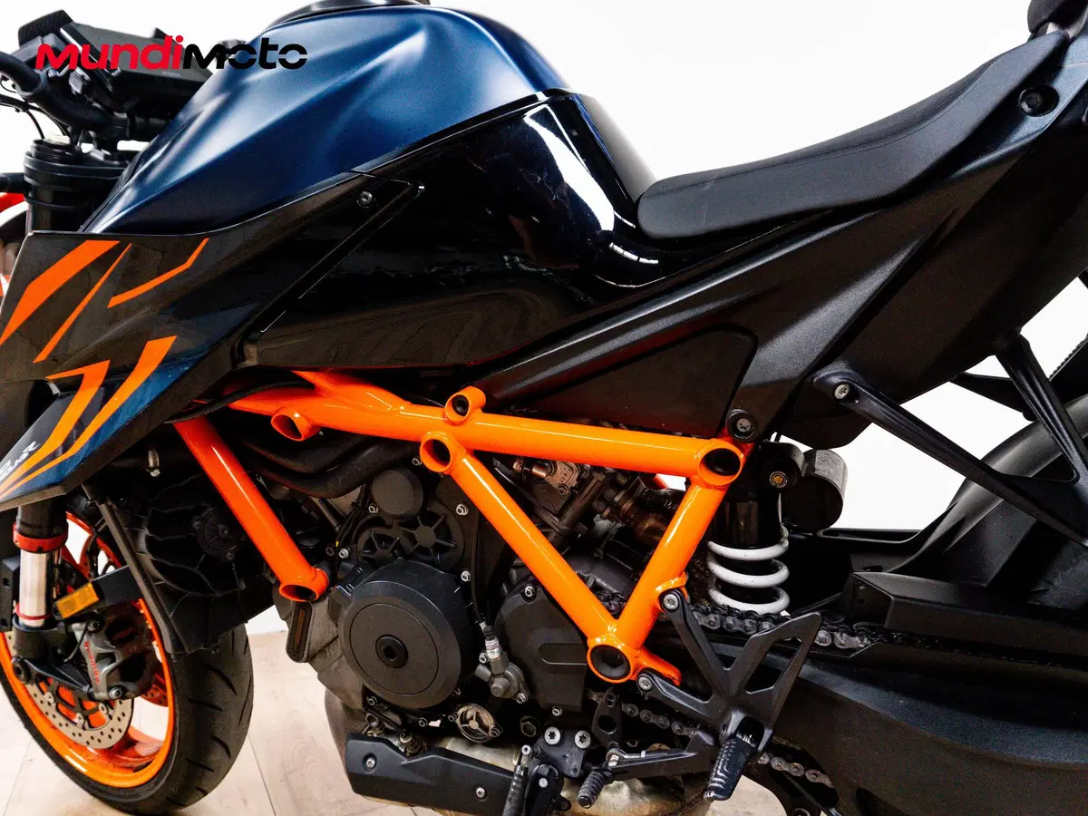 KTM 1290 Super Duke R (2019) (8)