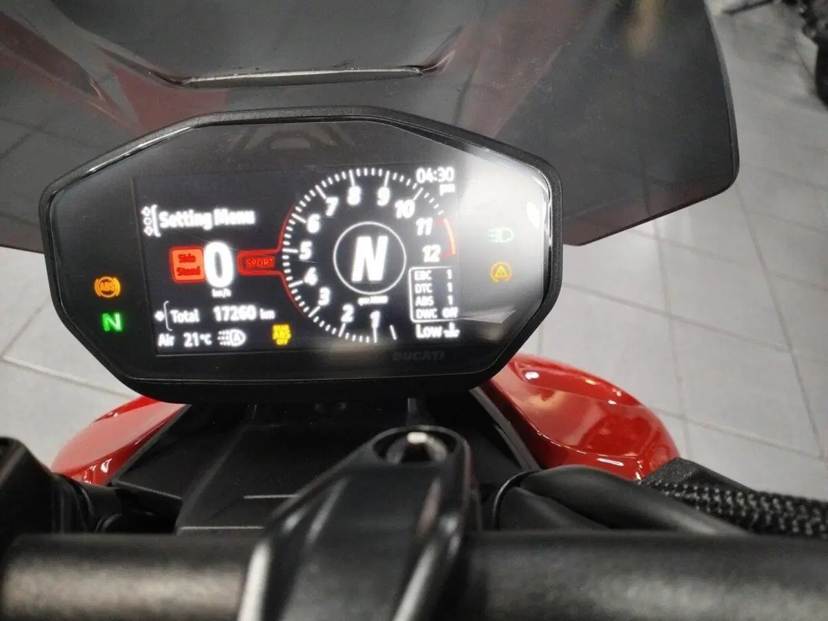 Ducati Streetfighter V2 (2022 - 24) (6)