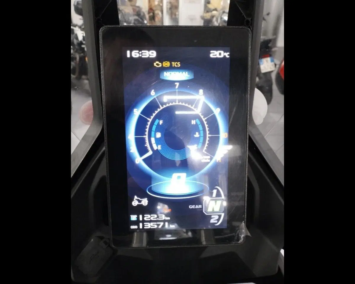Voge Valico 650DSX (2021 - 24) (6)