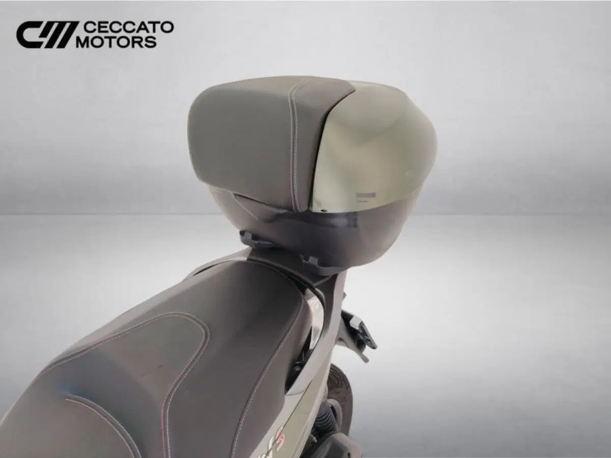 Piaggio Beverly 300 S i.e. ABS-ASR (2016 - 20) (12)